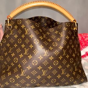 Louis Vuitton Artsy